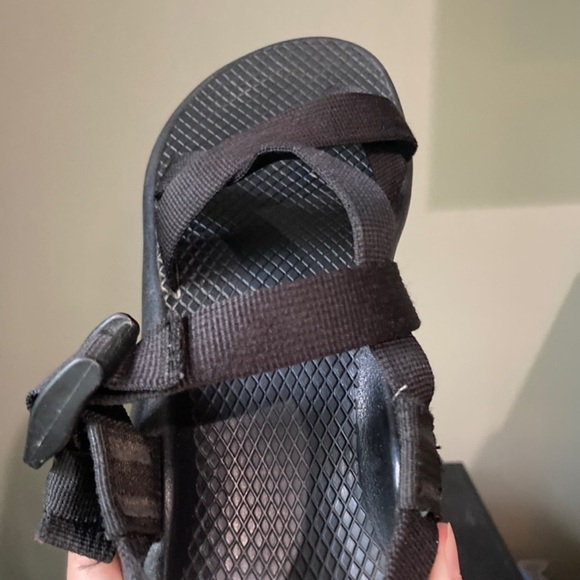 Chaco | Z2 Classic Original Minimalist Strappy Outdoor Sandals - Picture 4 of 11